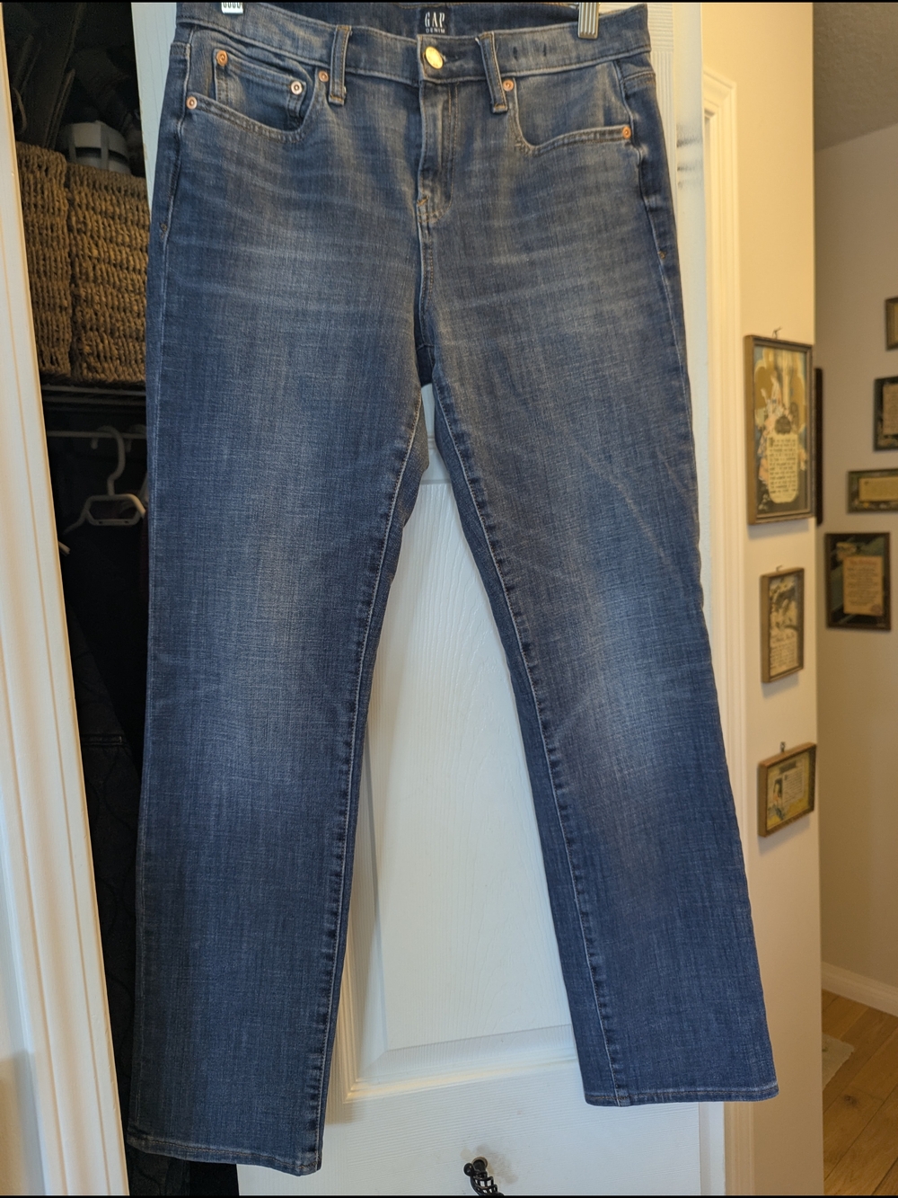 GAP Women's Straight-Leg Jeans in Medium/Dark Blue Wash